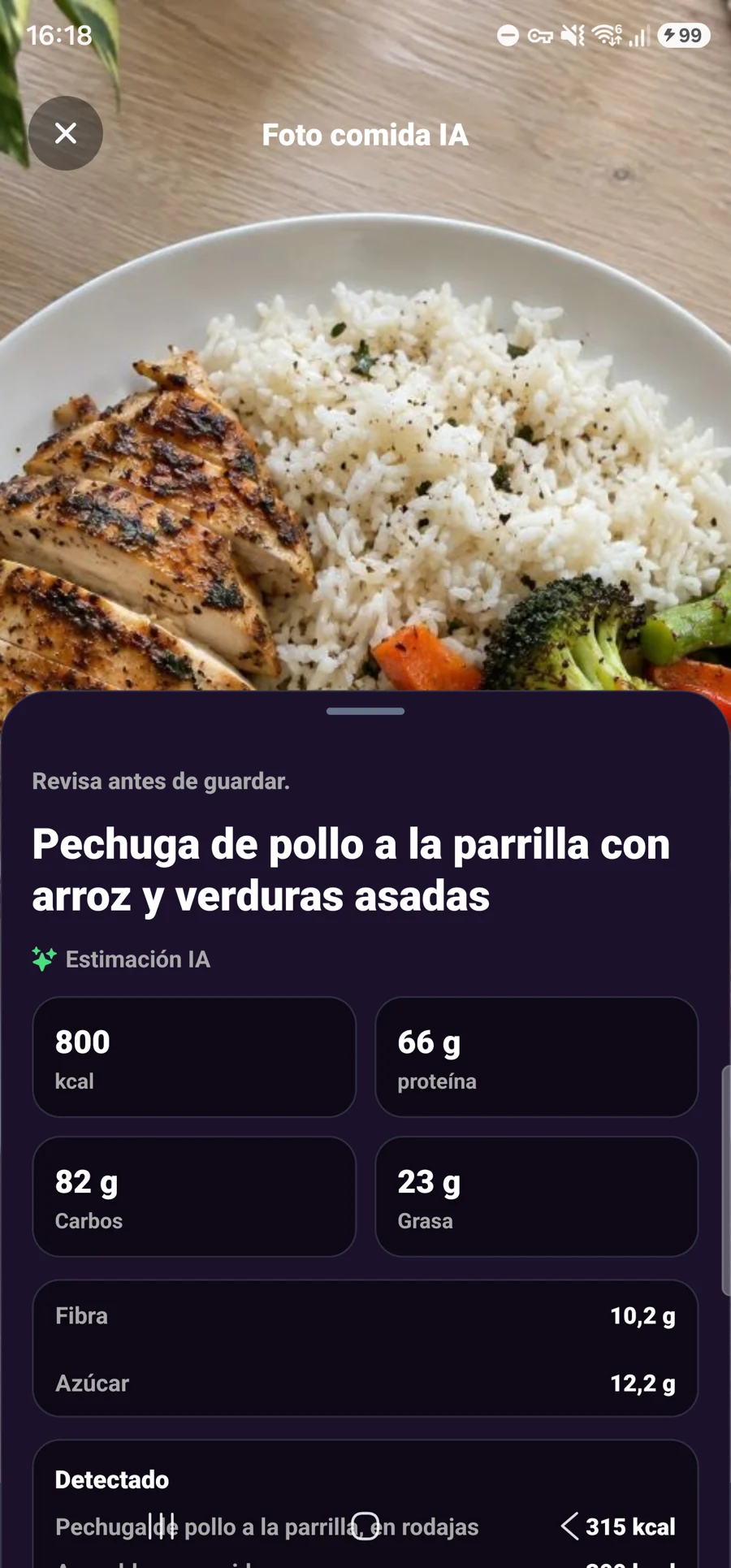 Revisión de una comida estimada por IA a partir de una foto